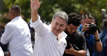 Honduras mantiene medidas cautelares para expresidente Hern&aacute;ndez