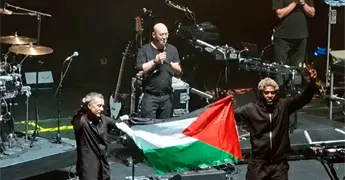 Massive Attack vetado en Singapur por bandera palestina en concierto