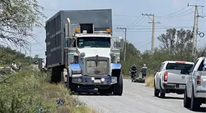 Motociclista muere arrollado por tr&aacute;iler