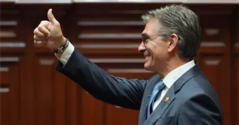 Rodrigo Paz cambia gabinete y elimina dos ministerios en Bolivia