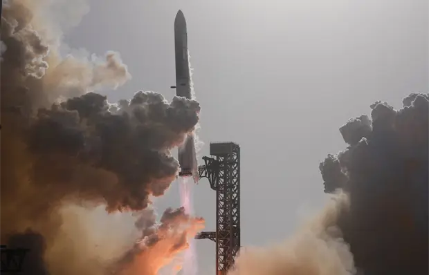 SpaceX revela p&eacute;rdidas y planes tras salida a bolsa