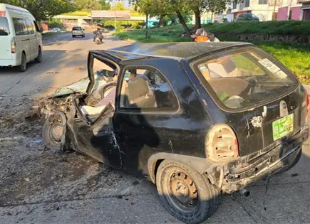 Vuelcan compacto en Río Santiago; mujer queda atrapada Vuelcan compacto en Río Santiago; mujer queda atrapada