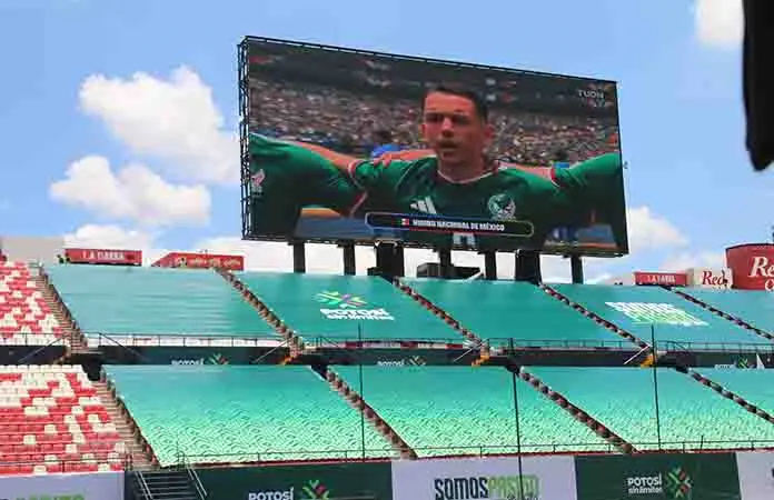 Finanzas "olvida" los contratos mundialistas