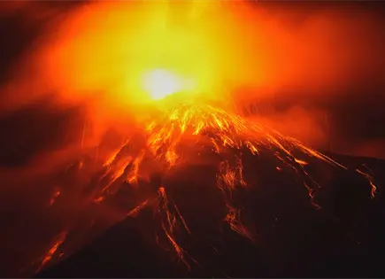 Guatemala se mantiene alerta por el incremento de actividad en el Volcán de Fuego Guatemala se mantiene alerta por el incremento de actividad en el Volcán de Fuego