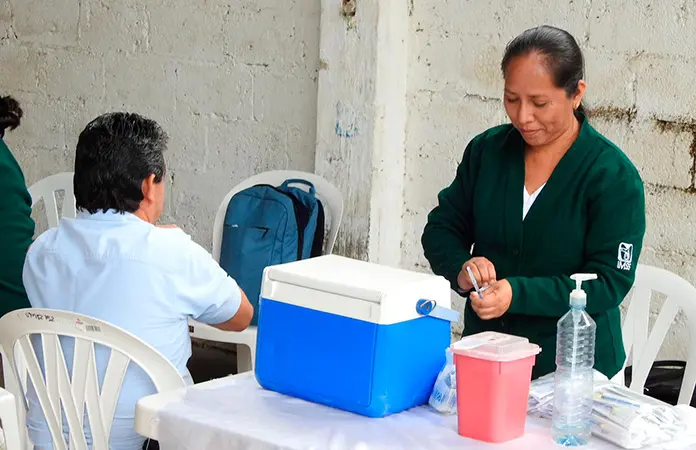 Acercan servicios de salud a comunidades
