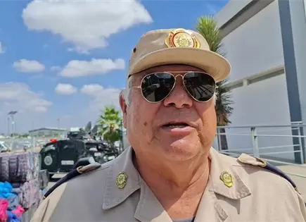 Bomberos hace revisiones preventivas en la Fenapo Bomberos hace revisiones preventivas en la Fenapo