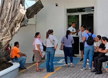 Colonos protestan en oficinas de CFE Colonos protestan en oficinas de CFE