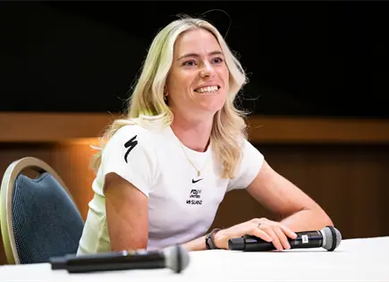Demi Vollering gana la 5a etapa del Tour de Francia femenino y Marlen Reusser sigue de l&iacute;der general