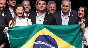 Flávio Bolsonaro elige compañero de fórmula