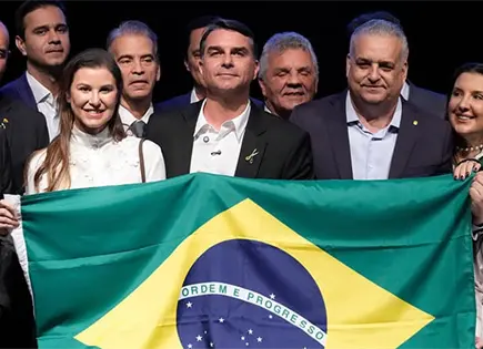 Flávio Bolsonaro elige compañero de fórmula Flávio Bolsonaro elige compañero de fórmula