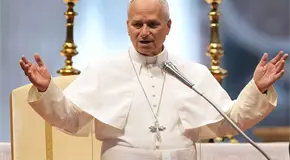 La humanidad vive en un mundo herido: Papa León XIV