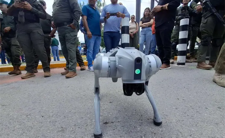 SSPC y CEPC reciben androides y canes robotizados (video) SSPC y CEPC reciben androides y canes robotizados (video)
