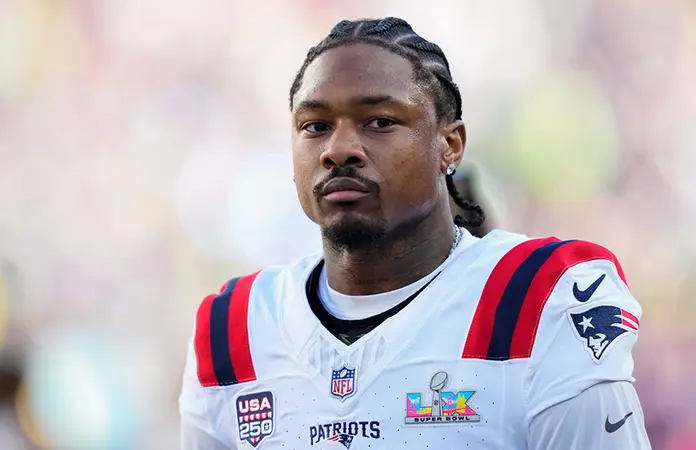 Stefon Diggs firma con Commanders