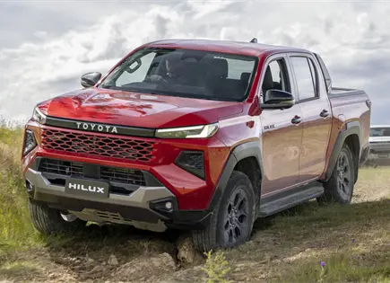 Toyota Hilux 2027 llega renovada a México; costará hasta 880 mil pesos Toyota Hilux 2027 llega renovada a México; costará hasta 880 mil pesos