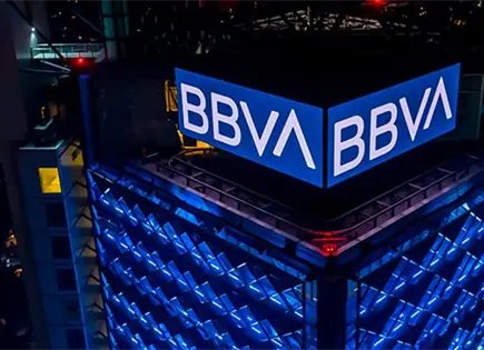 Bajan las utilidades de bancos privados