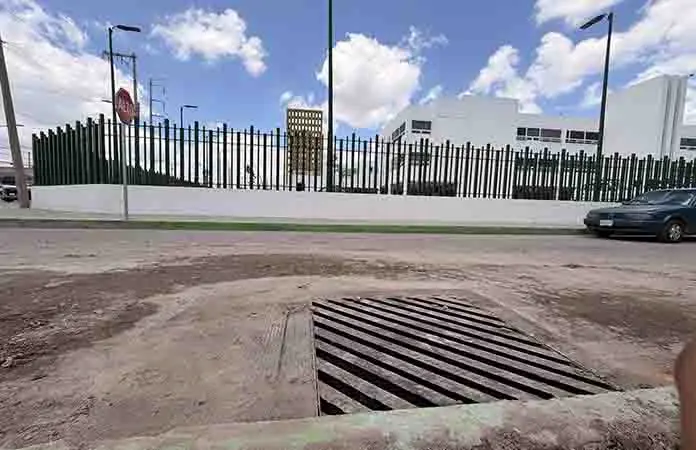 Concluye colocación de rejillas pluviales