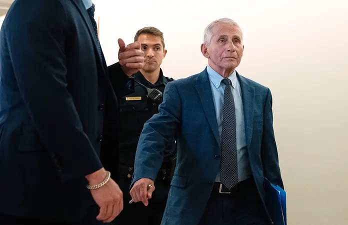 Declaran a Anthony Fauci en desacato