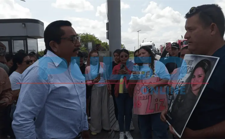 Video | Bloquean v&iacute;a de cuota en Cerritos; exigen justicia para Liz