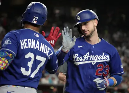 Dodgers cortan racha de siete derrotas con victoria en Arizona