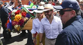 Acude De la Espriella a la Feria de las Flores