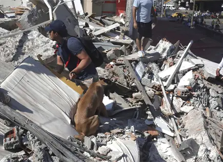 Al menos 20 muertos tras fuerte sismo en Colombia Al menos 20 muertos tras fuerte sismo en Colombia