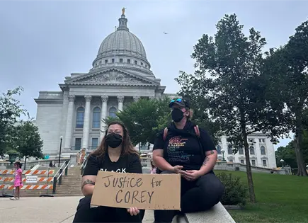 Identifican a policía que disparó a hombre negro en Madison Identifican a policía que disparó a hombre negro en Madison