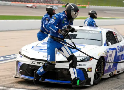 Pilotos se disputan plazas en el Chase de NASCAR al acercarse el fin de temporada Pilotos se disputan plazas en el Chase de NASCAR al acercarse el fin de temporada