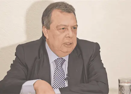 &Aacute;ngel Aguirre comparece por caso Ayotzinapa en Almoloya