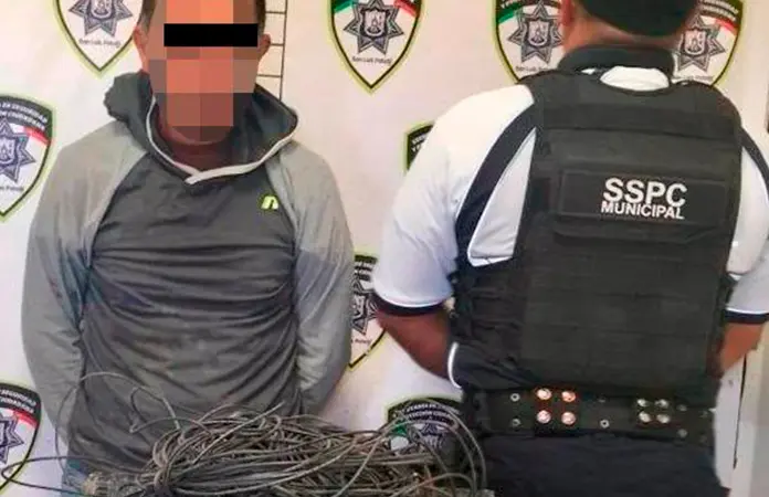 En flagrancia detienen a robacables en La Loma