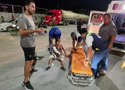 Pareja en motocicleta resulta lesionada tras choque en Ciudad Valles