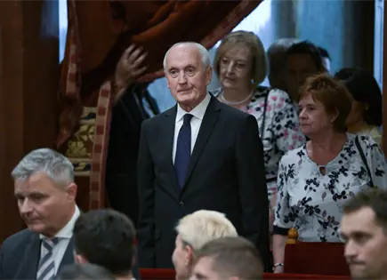Parlamento de Hungría elige a András Baka como presidente Parlamento de Hungría elige a András Baka como presidente