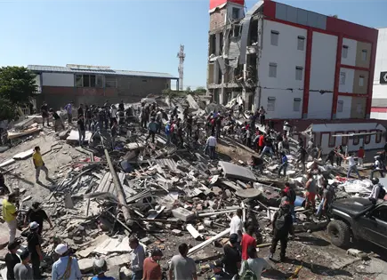 Suben a 111 los muertos por terremoto de 7.4 grados en Colombia