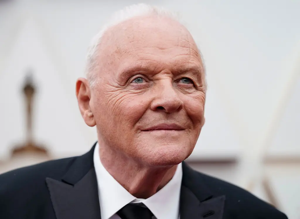 Anthony Hopkins lanza álbum debut musical tras seis décadas