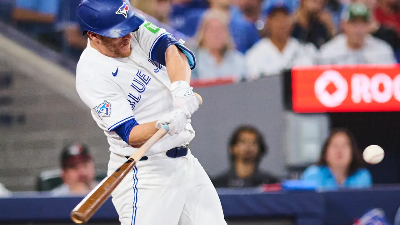 Azulejos Toronto vencen 5-3 a Medias Rojas Boston con carrera decisiva