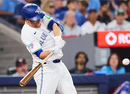 Azulejos Toronto vencen 5-3 a Medias Rojas Boston con carrera decisiva Azulejos Toronto vencen 5-3 a Medias Rojas Boston con carrera decisiva