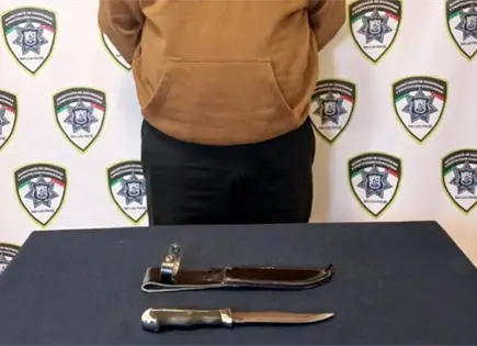Detienen a hombre con cuchillo en el Centro Hist&oacute;rico