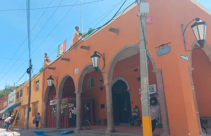 En Pozos, sólo el servicio de agua opera en convencio