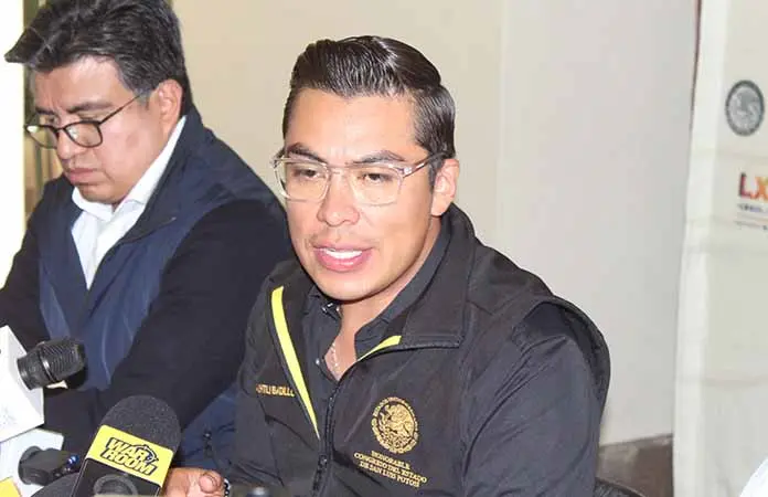Simpatizantes de C. Badillo lo promocionan, dice el morenista
