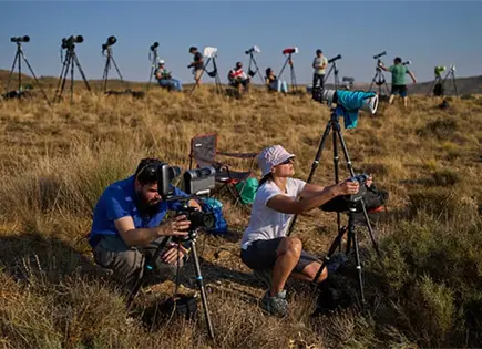 Millones acuden a España para ver eclipse solar total Millones acuden a España para ver eclipse solar total