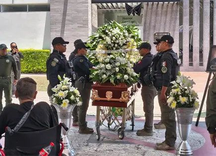 Rinden homenaje a polic&iacute;a de Soledad fallecido en persecuci&oacute;n