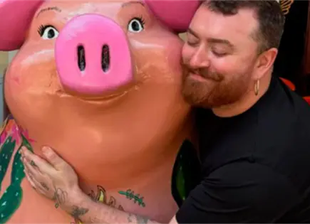 Sam Smith inicia su visita a M&eacute;xico con recorrido por mercado local