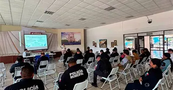 Capacitan a polic&iacute;as municipales en DH 
