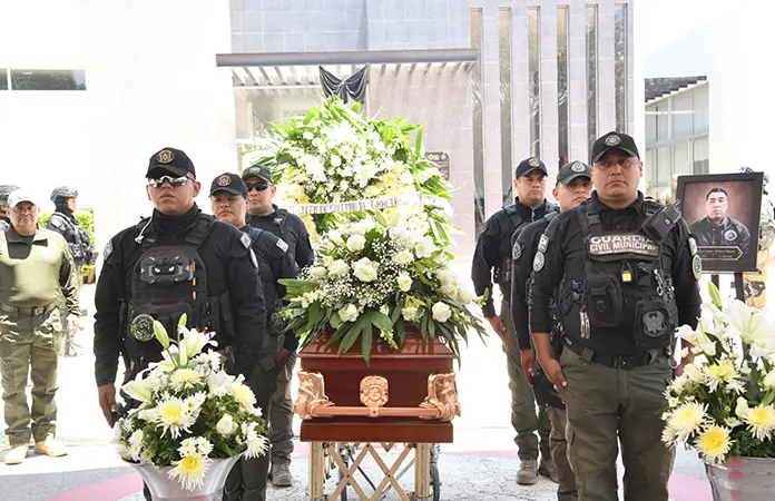 Último adiós al oficial caído