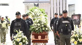 Con homenaje, despiden a policía de Soledad