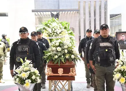 Con homenaje, despiden a policía de Soledad Con homenaje, despiden a policía de Soledad