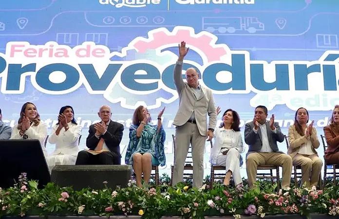 Galindo inaugura la 4ª Feria de Proveeduría