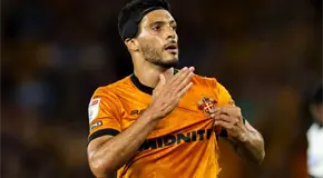 Jim&eacute;nez vuelve a marcar en triunfo de Wolverhampton