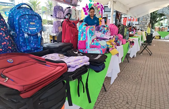 Feria del Regreso a Clases, solitaria