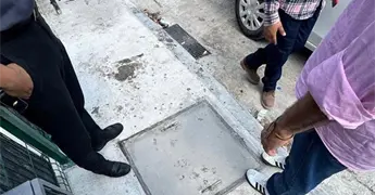 Fuga de aguas negras desquicia a familias