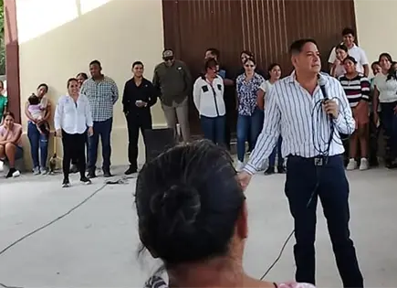 Otra de Tecmol, acude a entrega de desayunos fríos Otra de Tecmol, acude a entrega de desayunos fríos